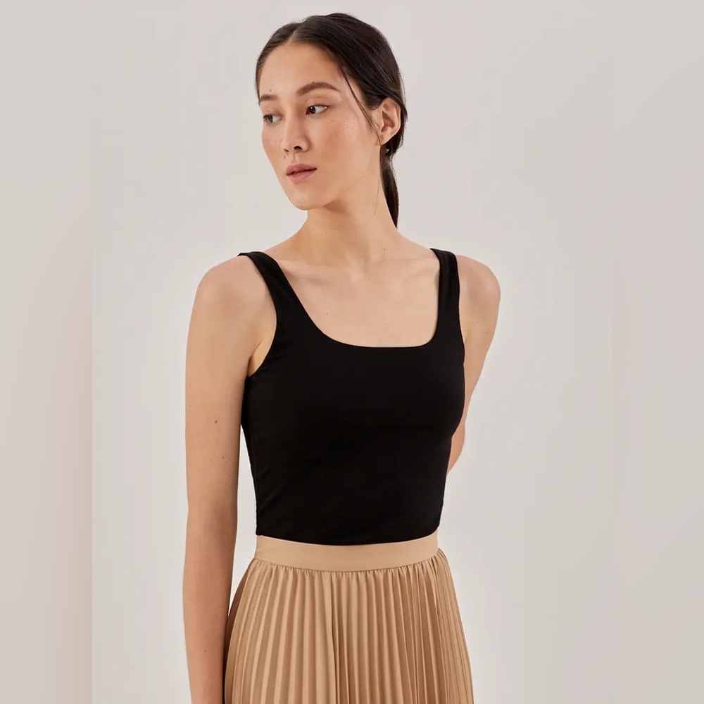 NWT Love Bonito Meran Cropped Square Neck Tank Top, black, size S